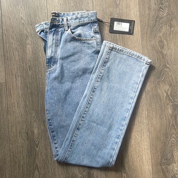 NWT Pretty Little Thing Jeans - Picture 1 of 3
